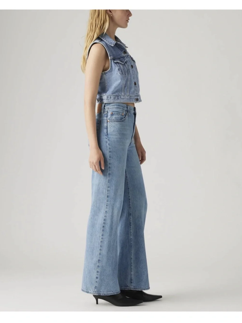 Levi’s Ribcage High Rise Wide Leg Jeans - Medium Light Wash - Picture 2 of 8